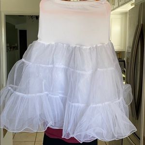White petticoat skirt, no brand name, one size
